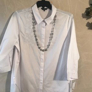 NEW w/Tags! Hannah White Embroidered blouse